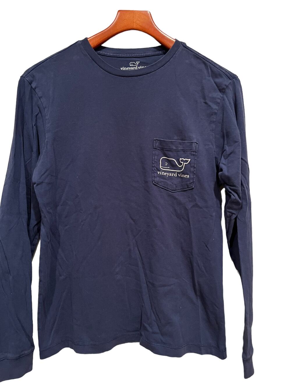 Vineyard Long Sleeve Santa Whale Graphic T Shirt XS